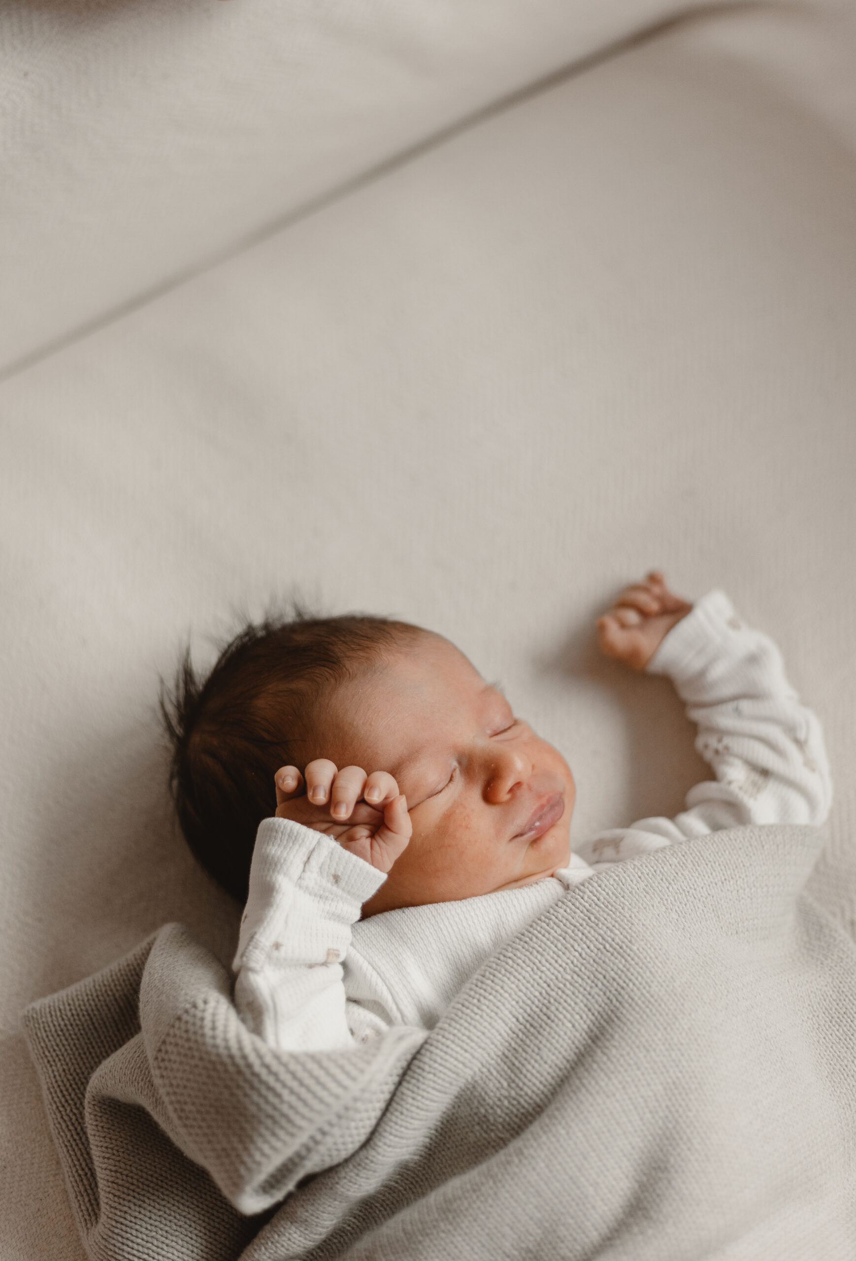 maternity and newborn photography in london indoors